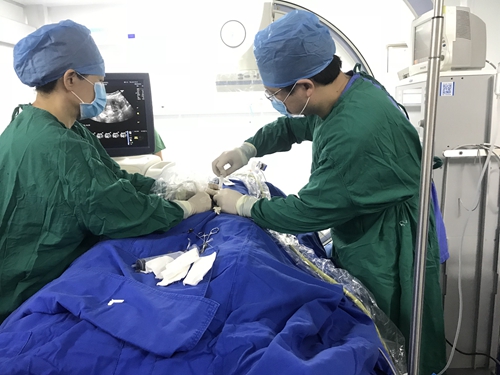 漳州市中醫(yī)院成功開展首例子宮肌瘤微波消融手術(shù)