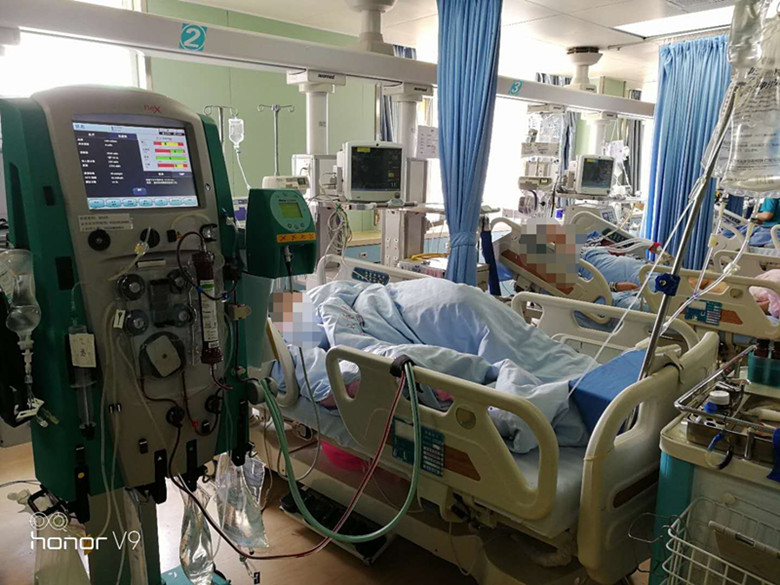 看，這血黏成這樣血濾器都被血脂堵死了--漳州市中醫(yī)院ICU重癥胰腺炎救治成功記