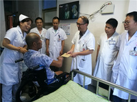 康復(fù)科醫(yī)護(hù)人員為困難患者捐贈(zèng)獲贊譽(yù)