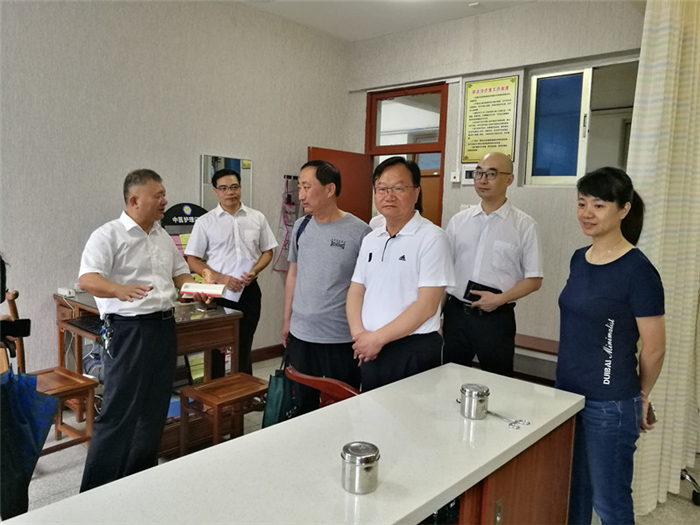 新疆木壘縣人民醫(yī)院一行蒞臨我院參觀交流