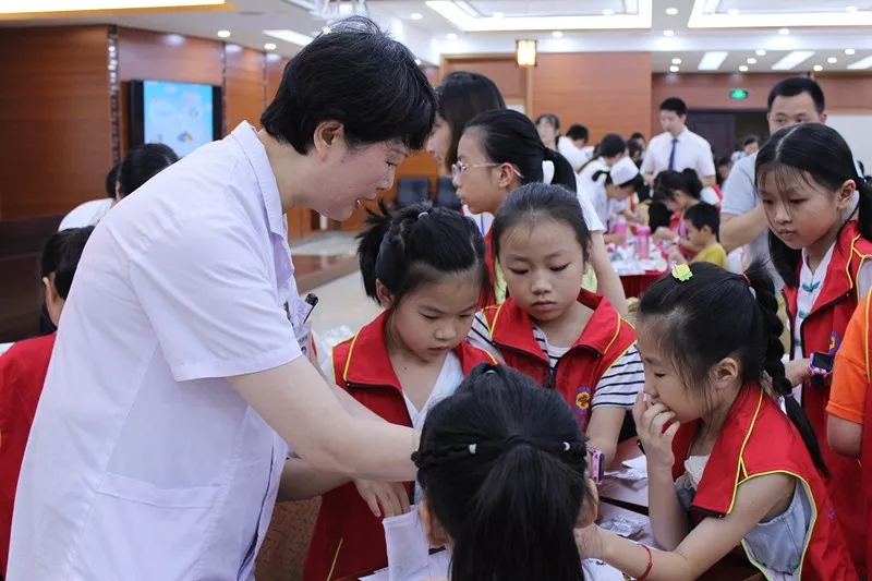 我院第二屆“小中醫(yī)”傳統(tǒng)醫(yī)學(xué)之旅成功舉辦