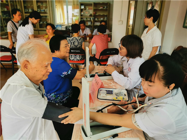 敬老傳統(tǒng) 代代相傳— —重陽節(jié)漳州市中醫(yī)院在行動