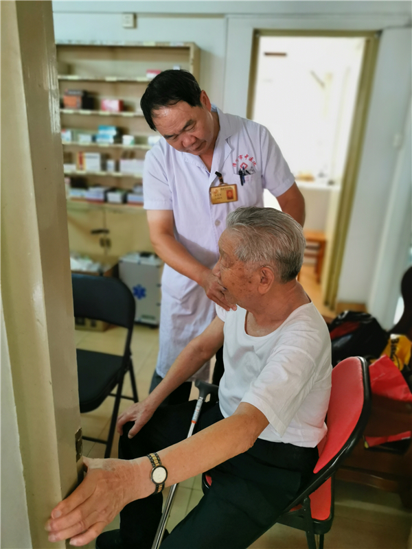 敬老傳統(tǒng) 代代相傳— —重陽節(jié)漳州市中醫(yī)院在行動