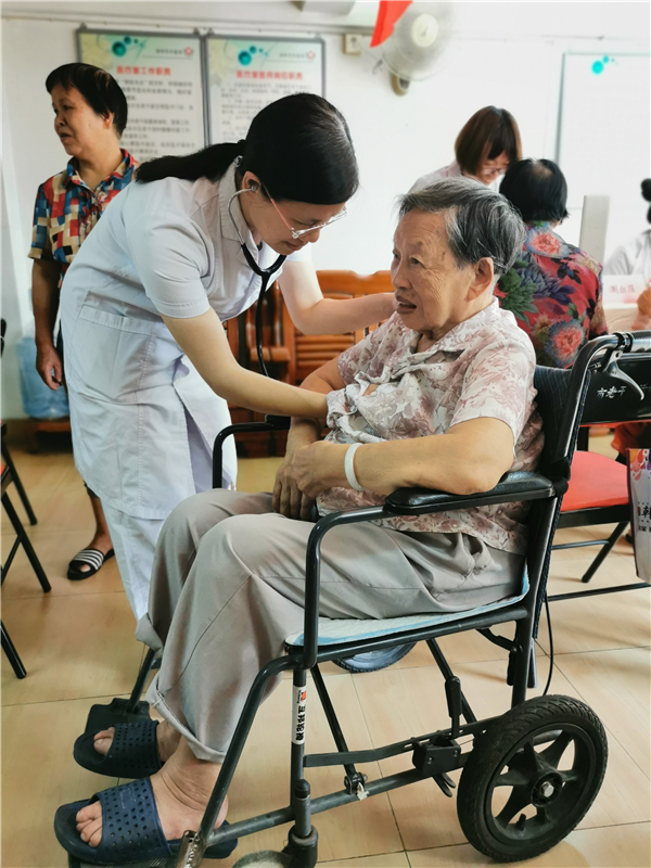 敬老傳統(tǒng) 代代相傳— —重陽節(jié)漳州市中醫(yī)院在行動