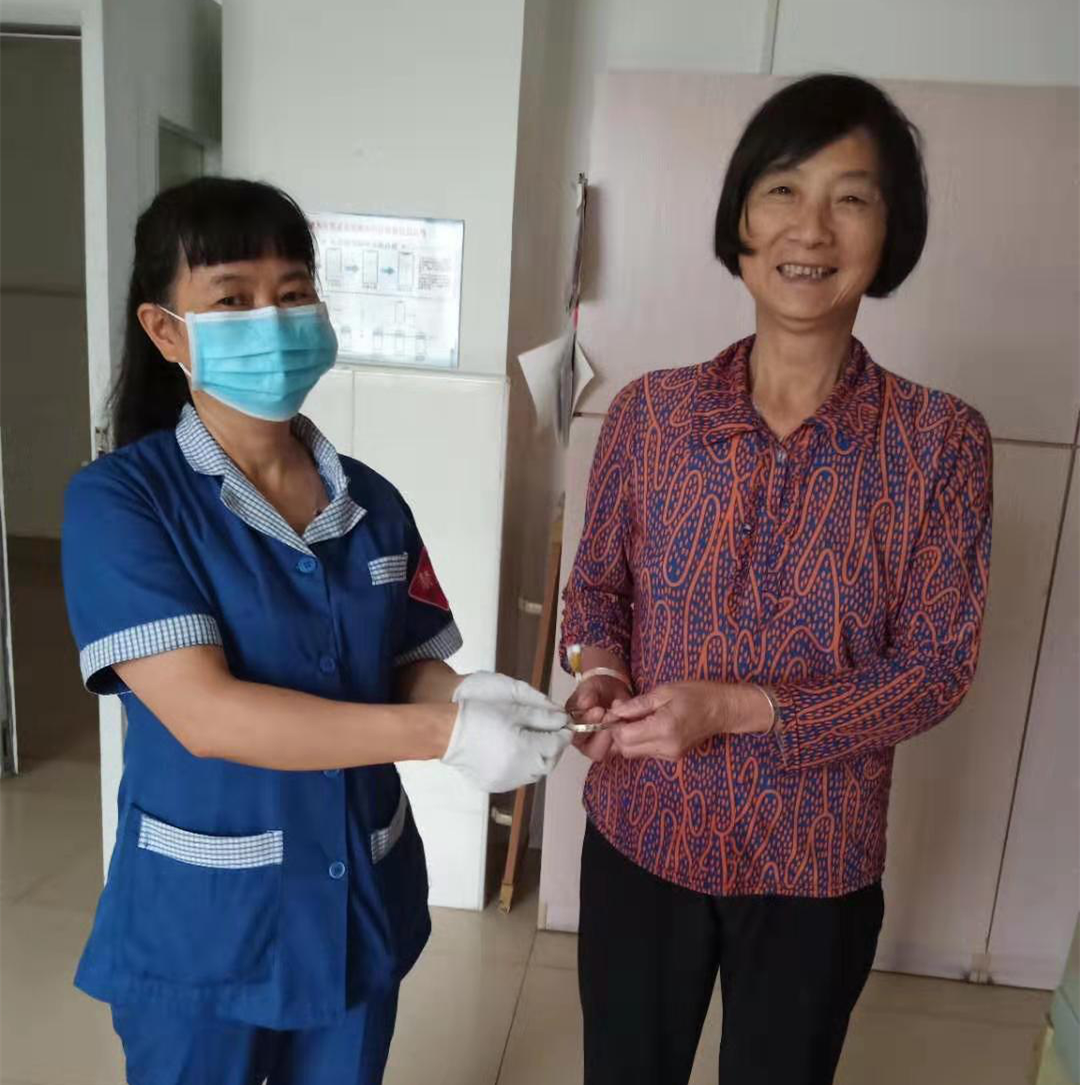 為凡人善舉鼓掌