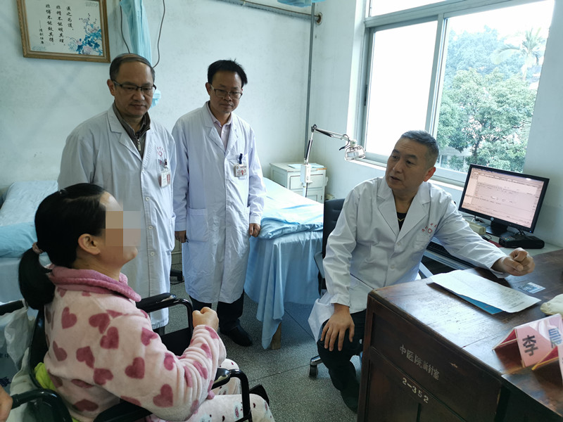 大咖齊聚 義診暖心——中華中醫(yī)藥學(xué)會組織北京中醫(yī)藥專家赴漳州開展義診活動