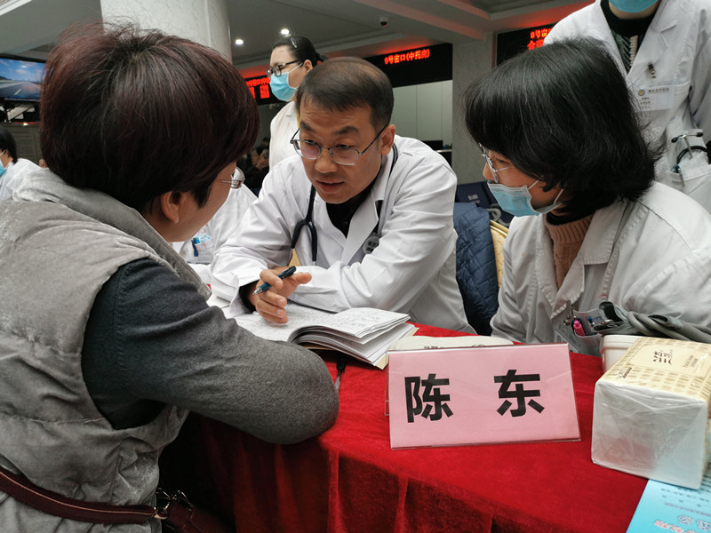 大咖齊聚 義診暖心——中華中醫(yī)藥學(xué)會組織北京中醫(yī)藥專家赴漳州開展義診活動