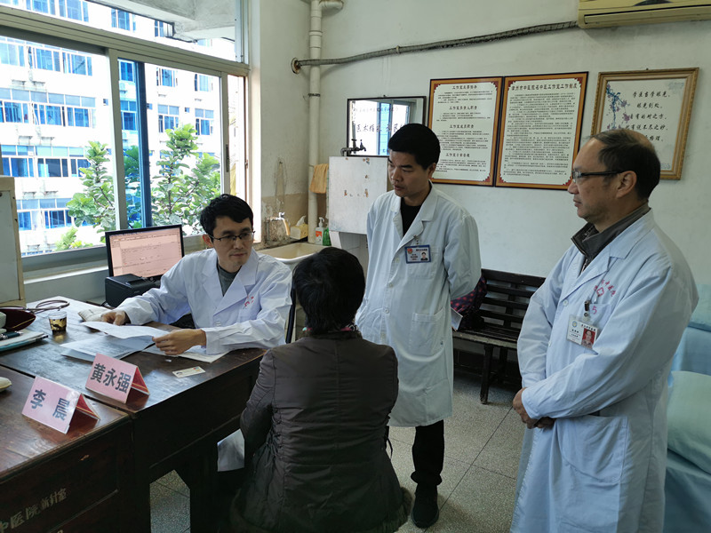 大咖齊聚 義診暖心——中華中醫(yī)藥學(xué)會組織北京中醫(yī)藥專家赴漳州開展義診活動