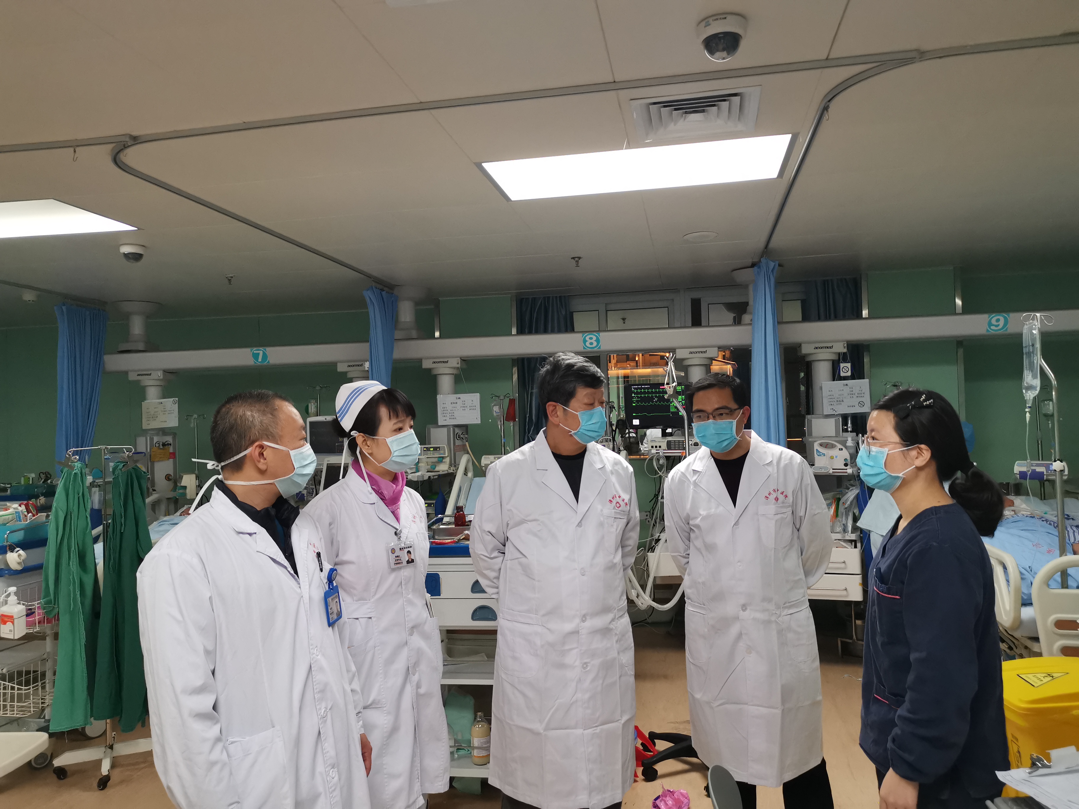 堅守崗位 共克時艱