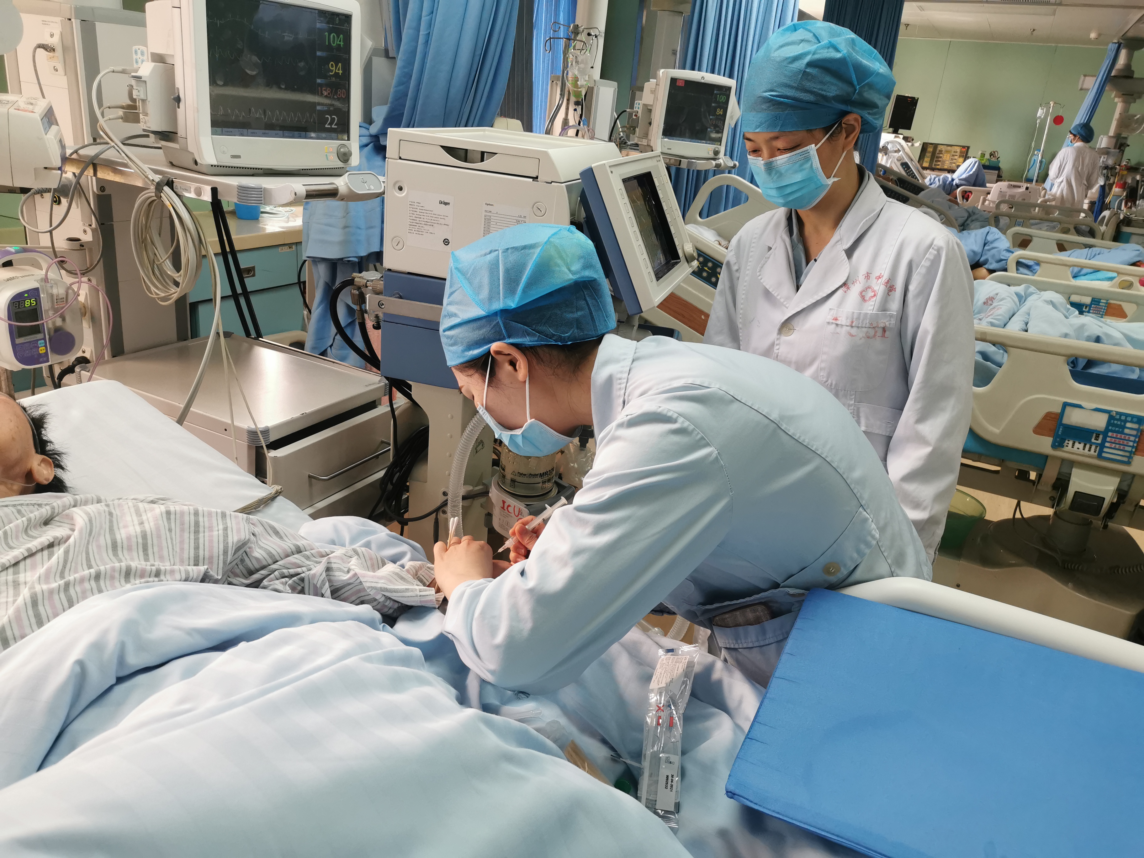 堅守崗位 共克時艱