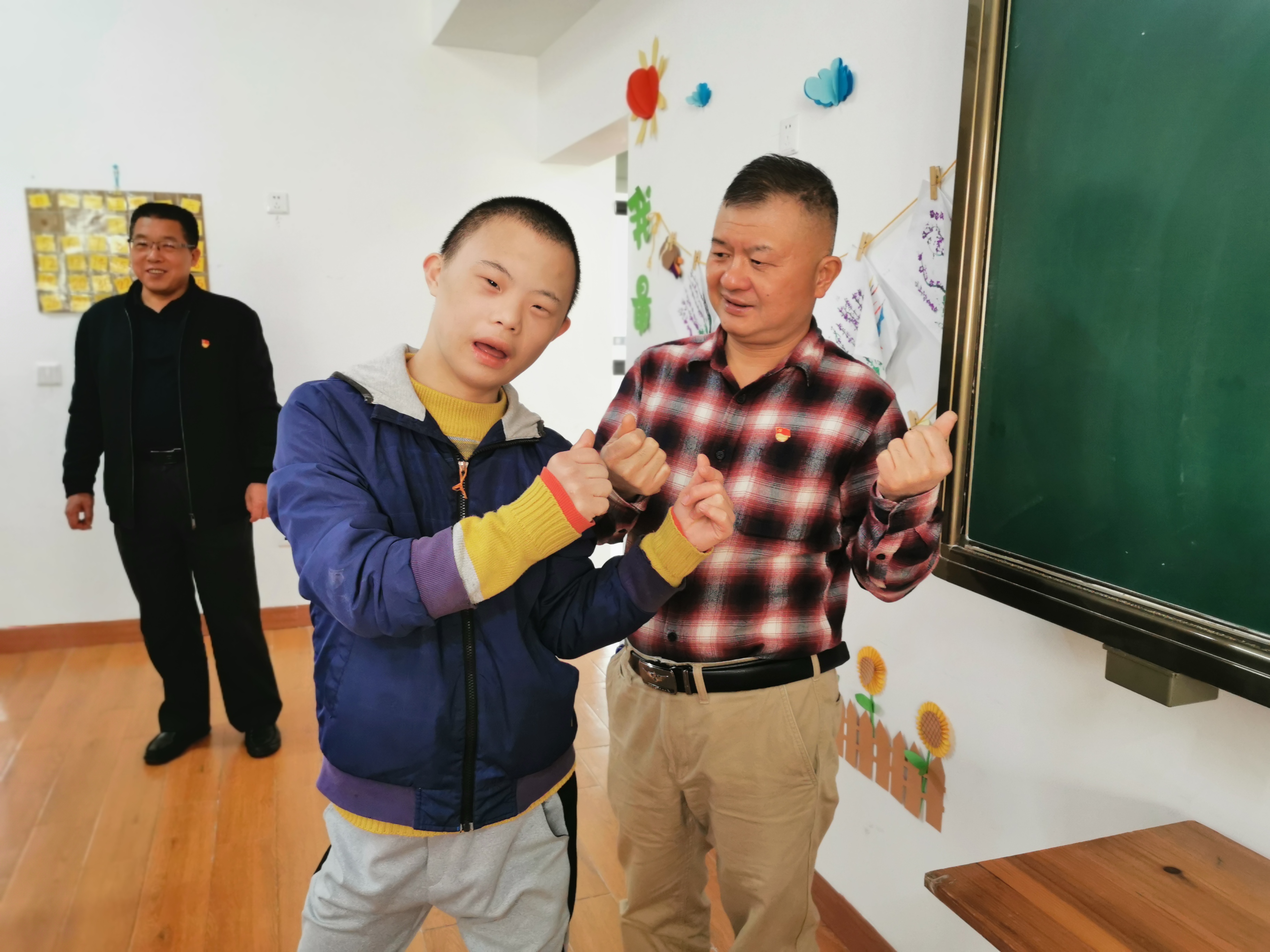 我院開展“心手相牽&middot;情暖漳州”關愛青少年活動