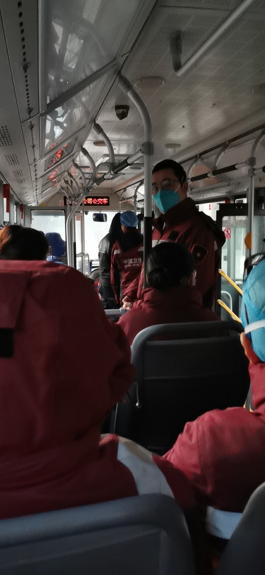 暖心，漳州市委組織部領導慰問我院馳援武漢護理人員親屬