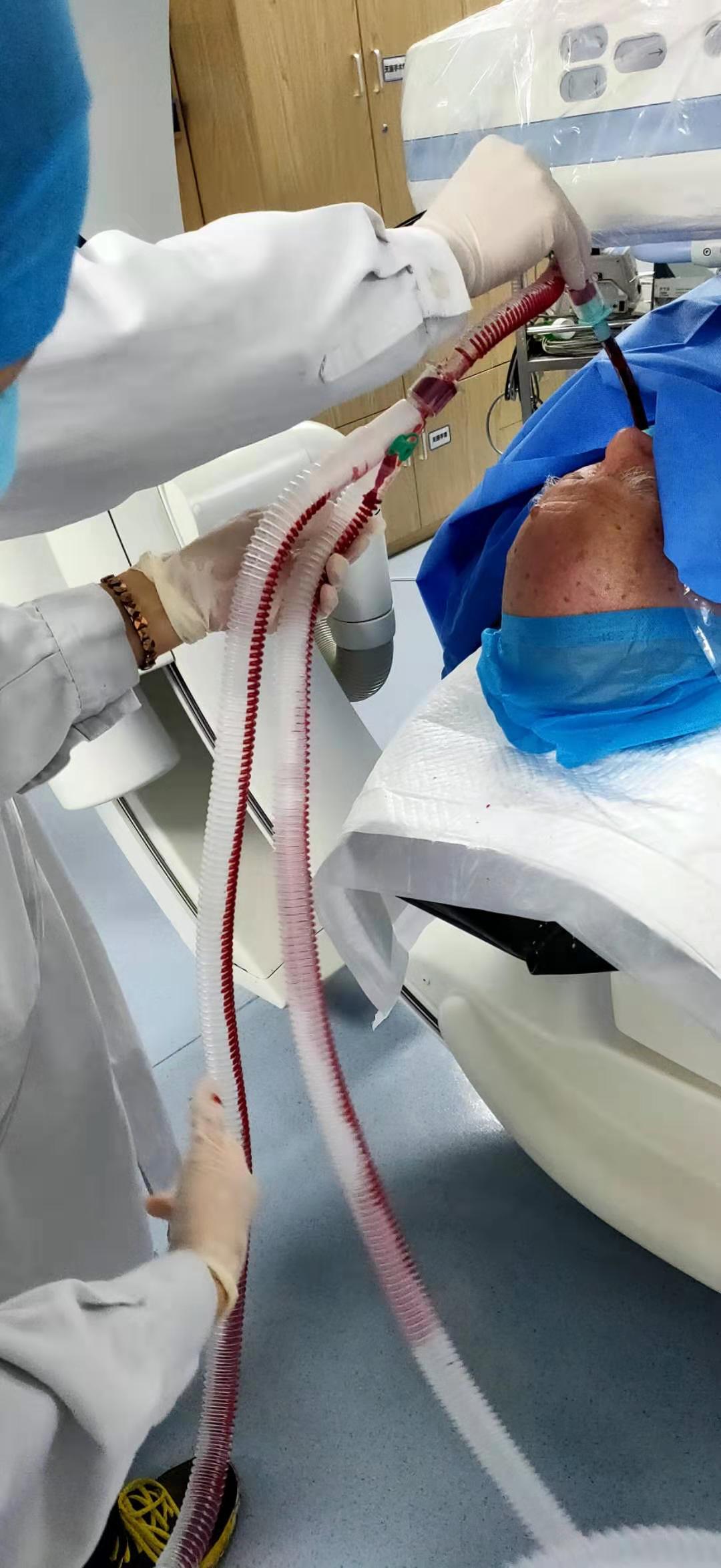 齊心協(xié)力 共克難關 眾志成城 挽救生命 ——漳州市中醫(yī)院全力做好新冠肺炎疫情防控的同時不忘做好危重病人的救治工作