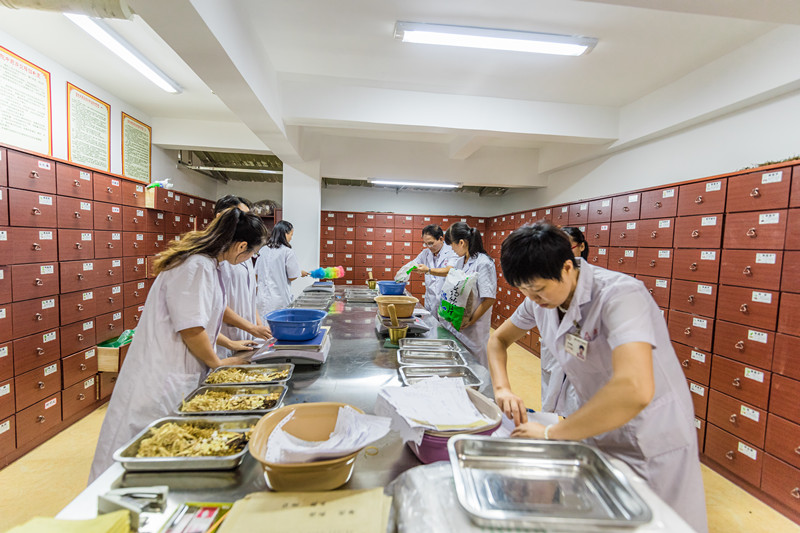 望聞問切  中醫(yī)全程參與新冠肺炎防治