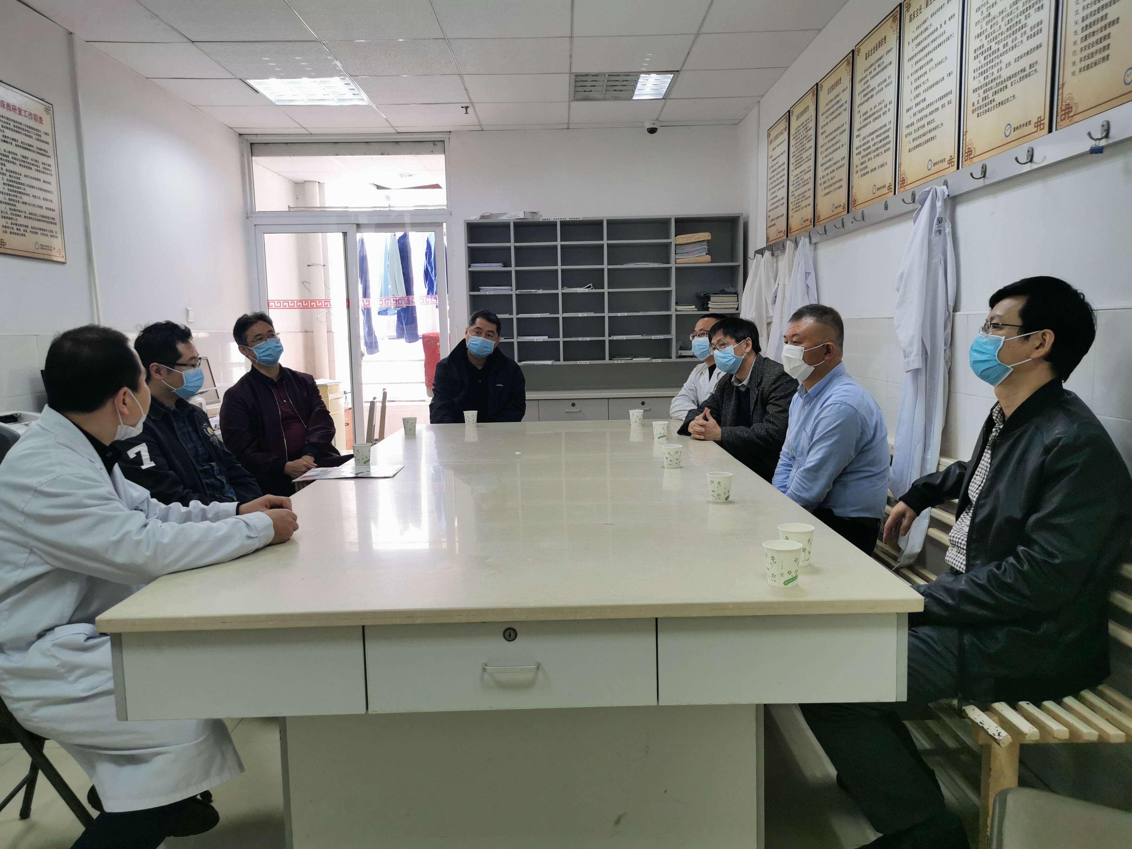 柔性引進(jìn)高層次人才，助推醫(yī)院蓬勃發(fā)展  ——漳州市中醫(yī)院舉行柔性引進(jìn)邢金春泌尿外科專家團(tuán)隊(duì)簽約儀式