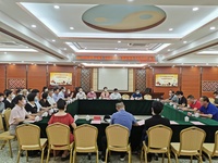 漳州市公立醫(yī)院院長年薪制考核組蒞臨我院檢查考核