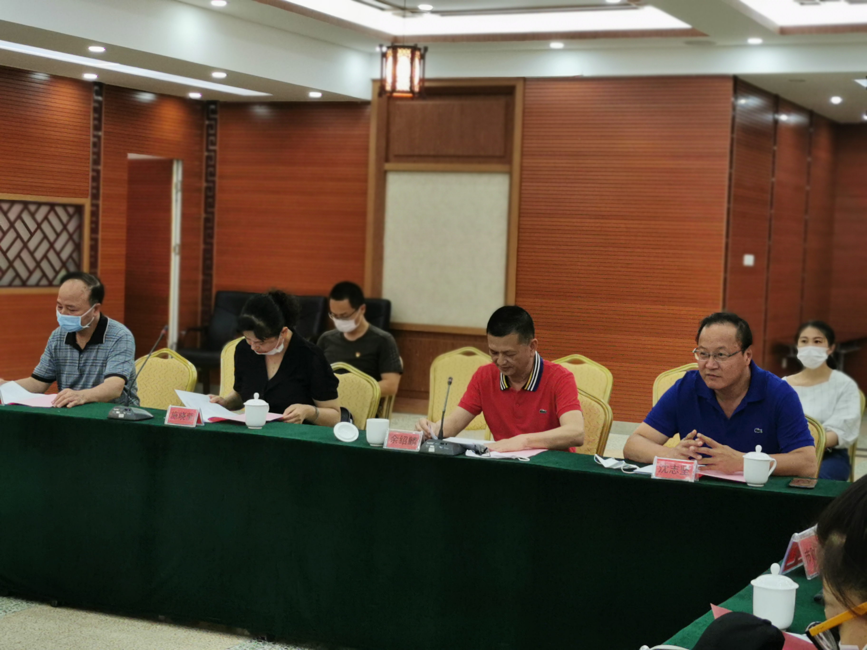 漳州市公立醫(yī)院院長(zhǎng)年薪制考核組蒞臨我院檢查考核