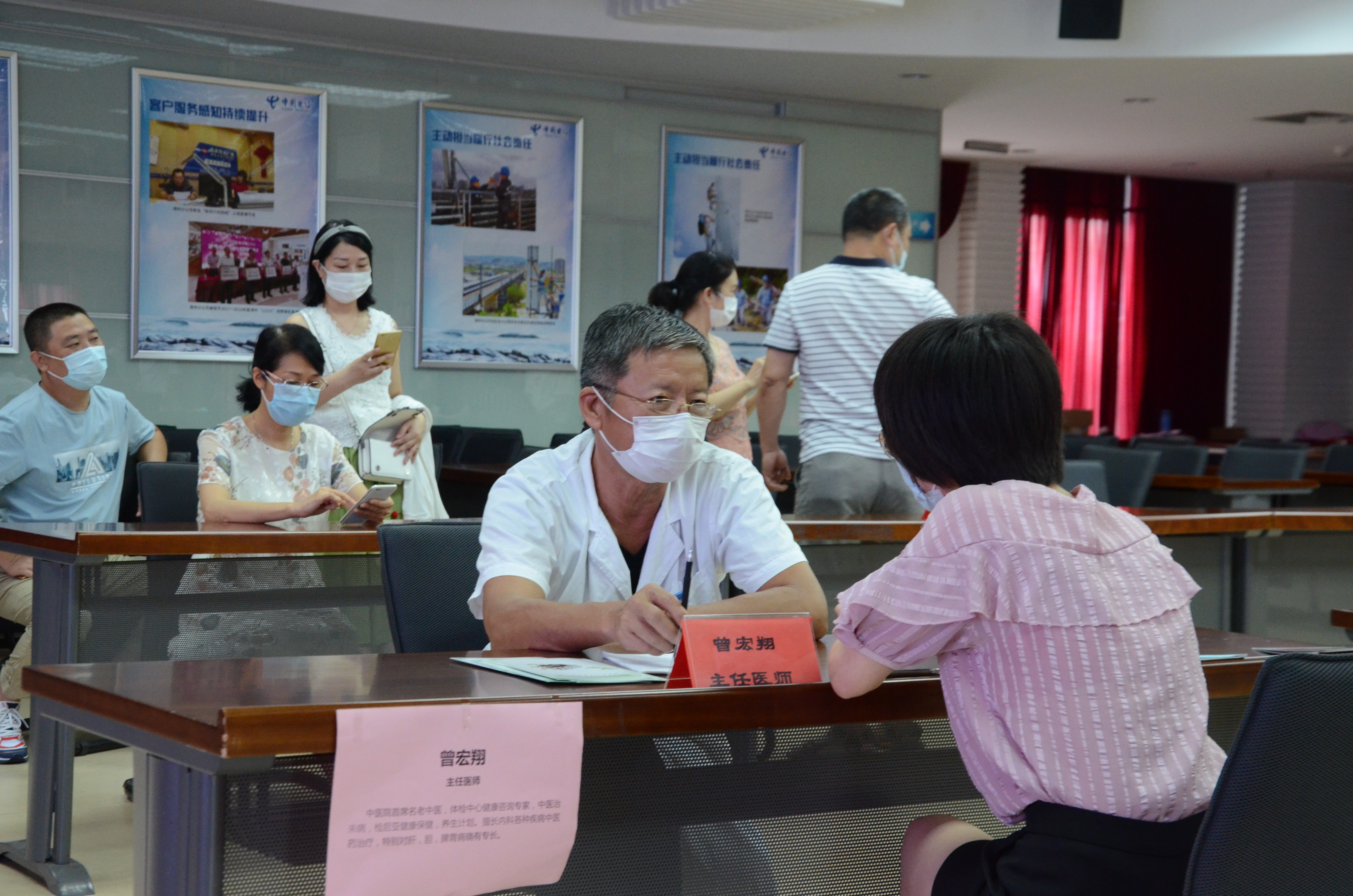 健康服務(wù)進(jìn)單位 義診活動(dòng)暖人心