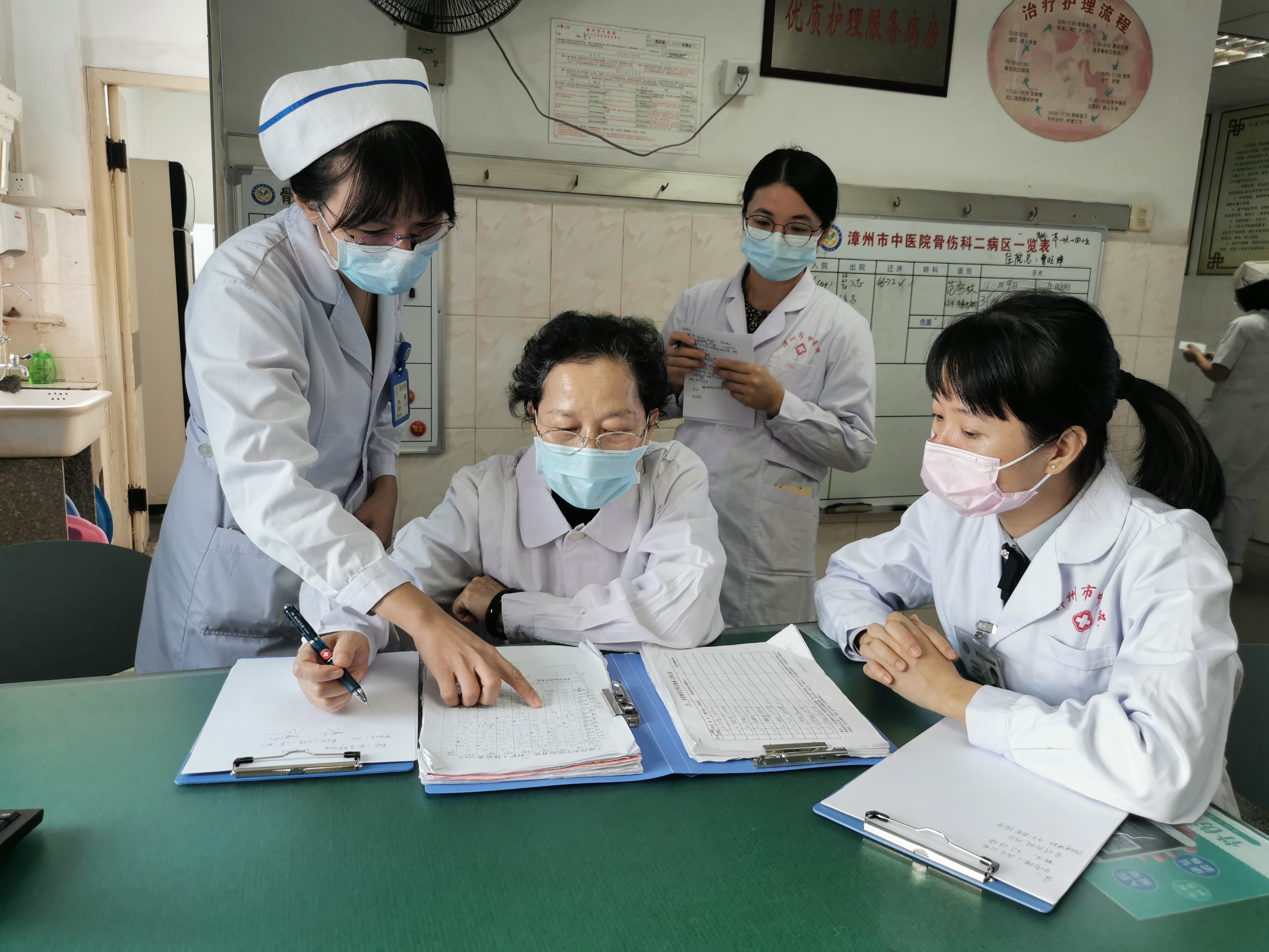 省護(hù)理質(zhì)控中心對(duì)我院護(hù)理工作開展評(píng)價(jià)檢查