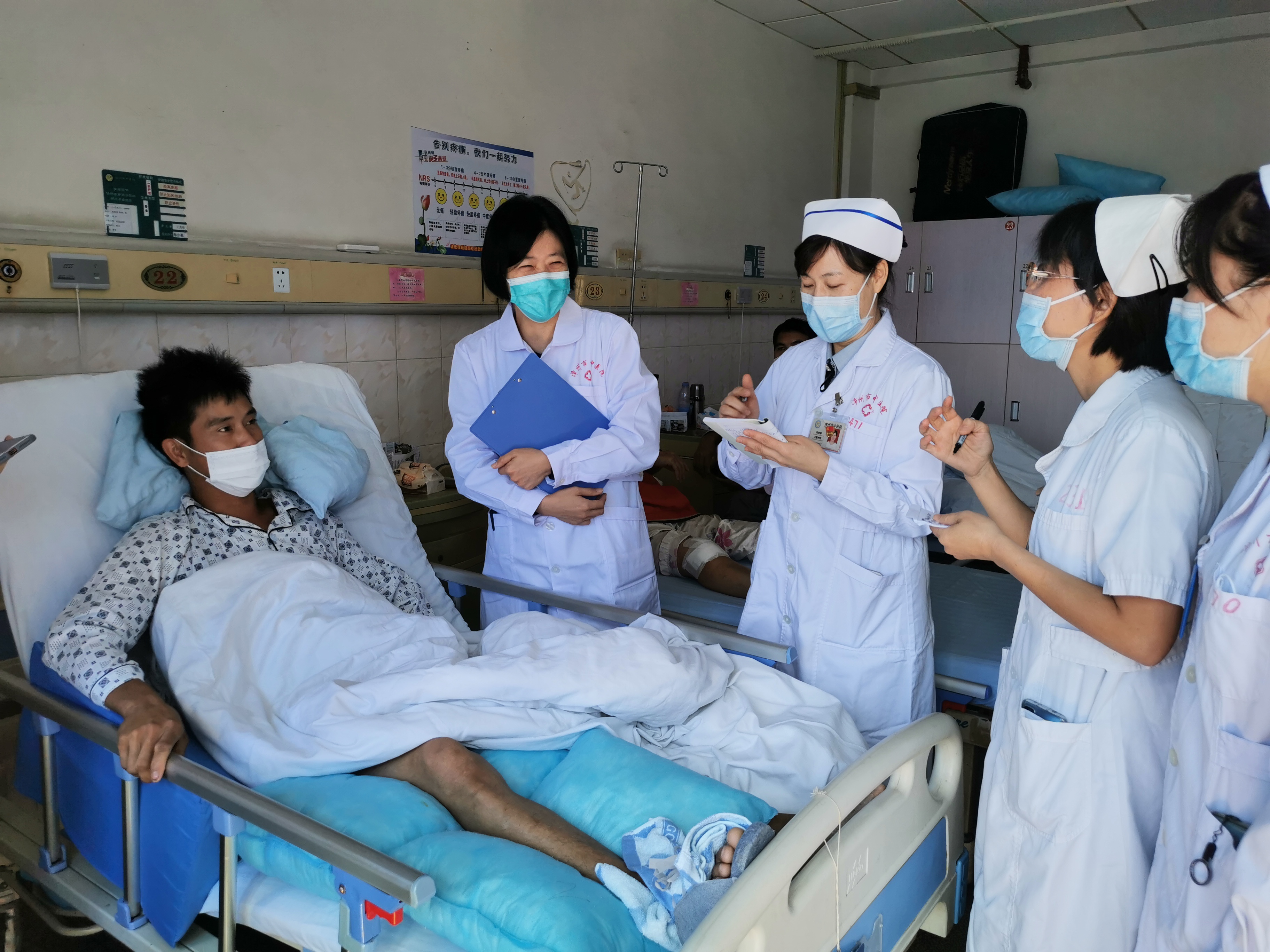 省護(hù)理質(zhì)控中心對(duì)我院護(hù)理工作開展評(píng)價(jià)檢查