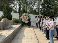 銘記英烈  矢志傳承—— 漳州市中醫(yī)院青年醫(yī)護(hù)人員祭掃革命烈士陵園