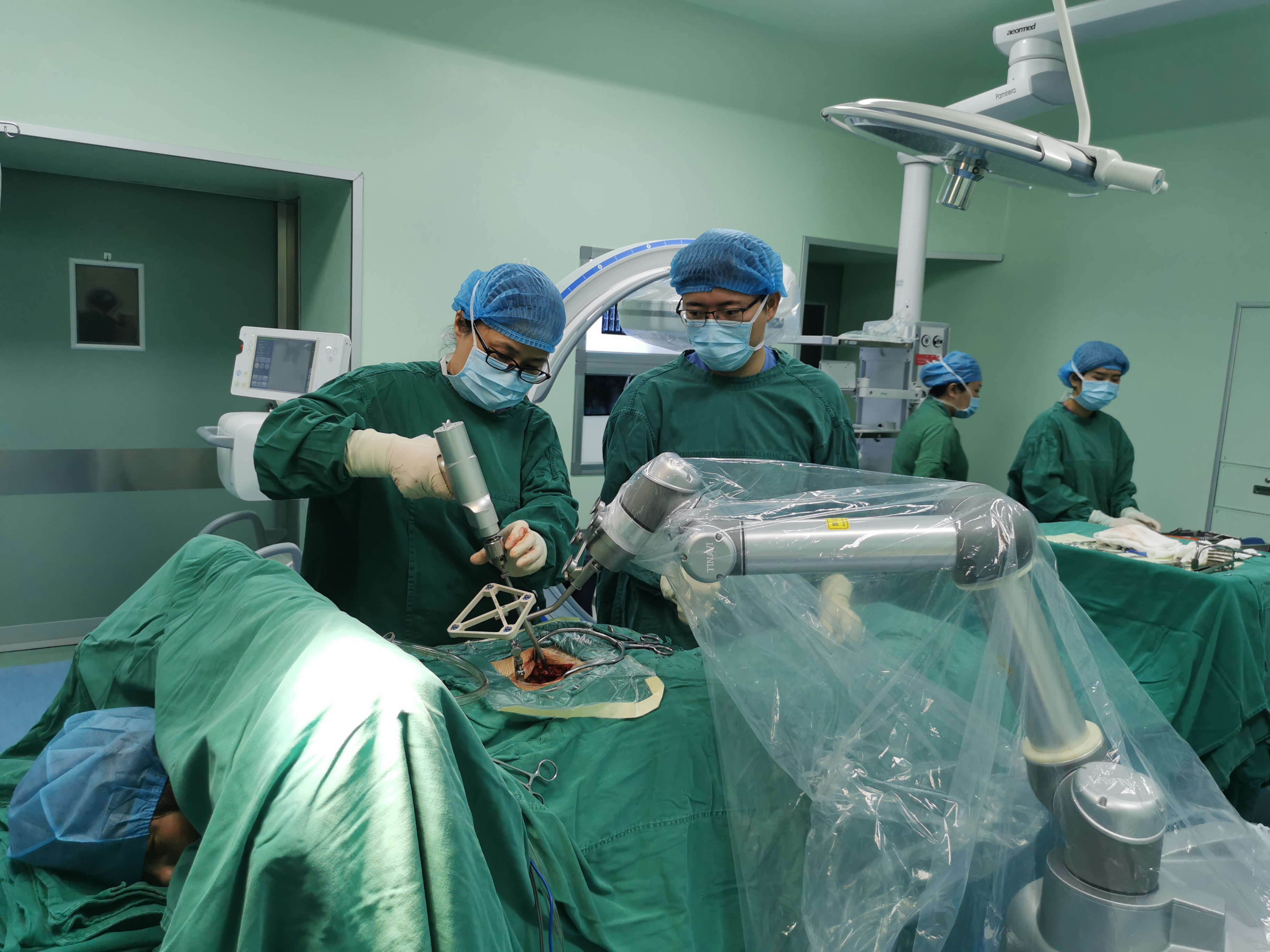 漳州第一  福建第三——漳州市中醫(yī)院骨傷科率先邁入機(jī)器人時代