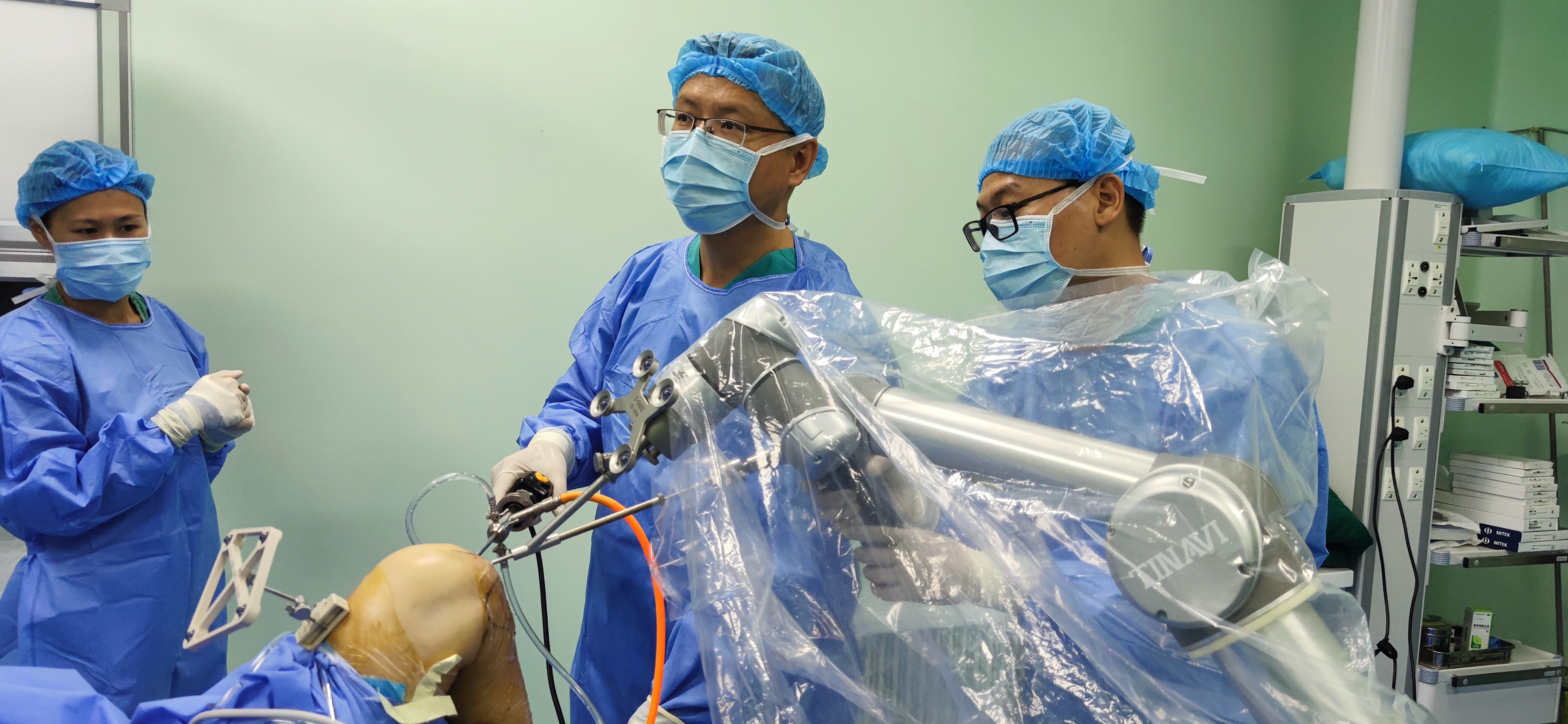 首例機(jī)器人輔助前交叉韌帶重建術(shù)在我院成功實(shí)施