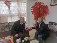 節(jié)前送溫暖 真情暖人心——院領(lǐng)導(dǎo)節(jié)前開展走訪慰問活動