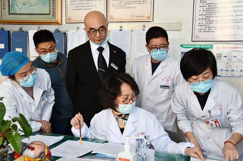 福建省衛(wèi)健委評審檢查組蒞臨我院開展2021年度三級醫(yī)院評價檢查