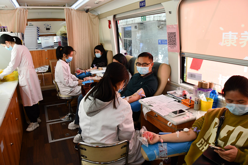 奉獻熱血 傳遞愛心|漳州市中醫(yī)院醫(yī)務人員無償獻血27300毫升